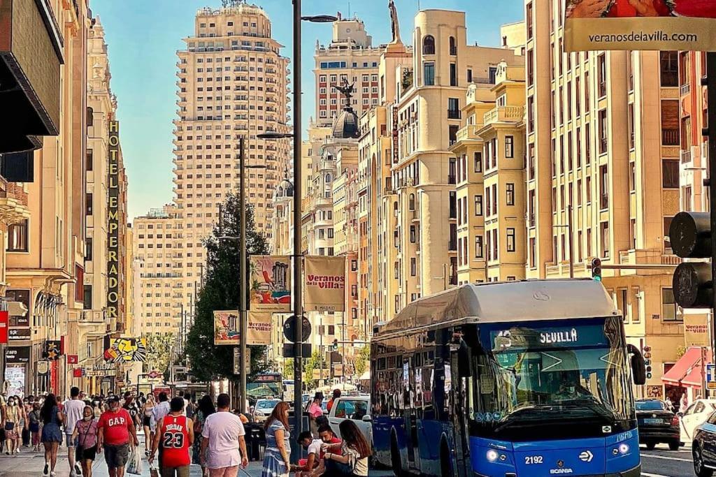 Alegria Urbana Cerca De Calle Alcala Madrid Exterior photo